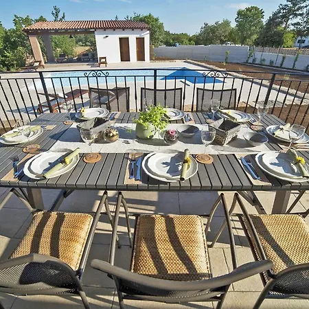 Vila Adriana *
